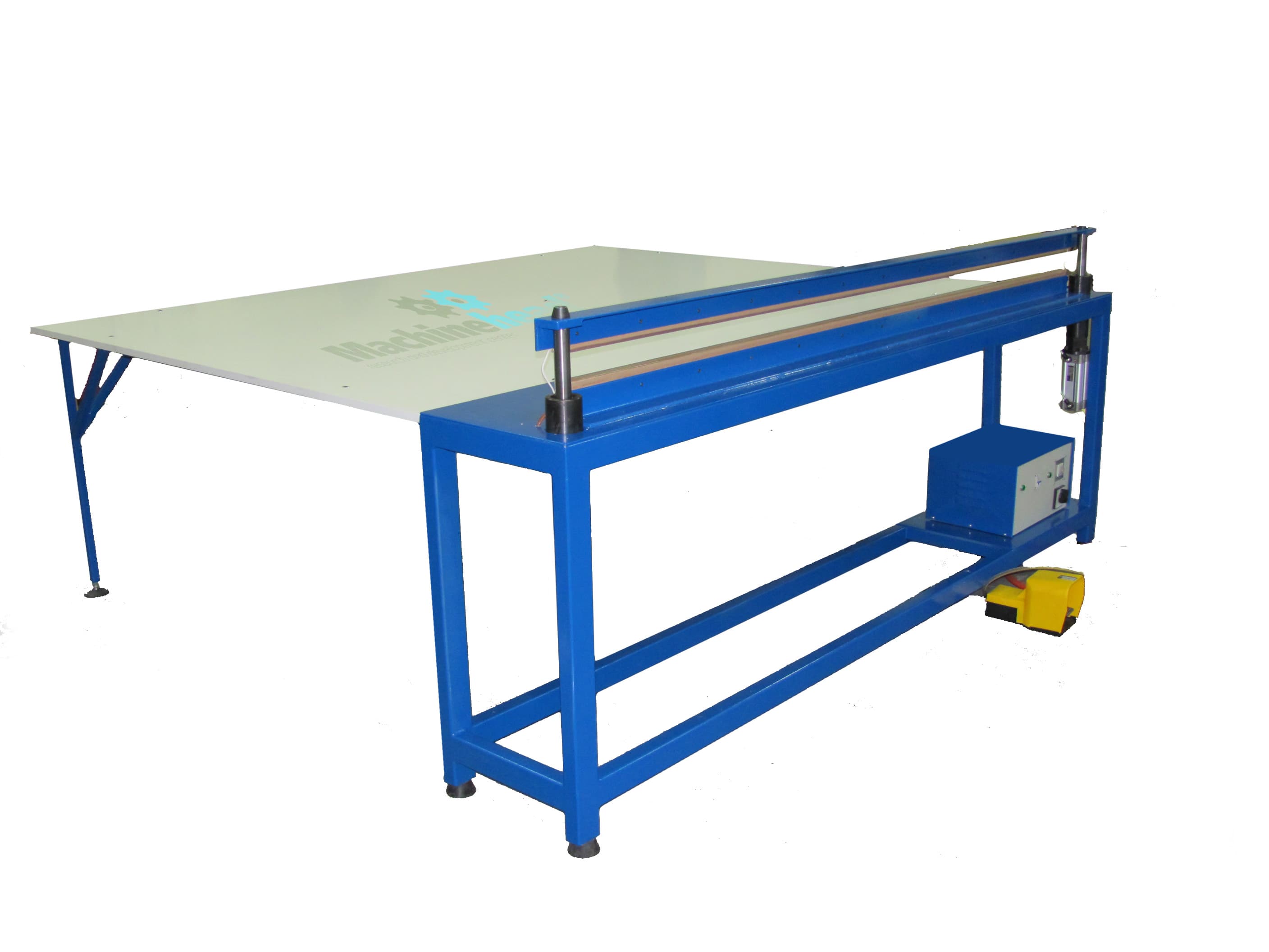 Semi-automatic packing machine for mattresses